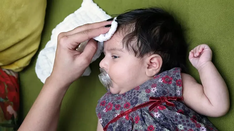 خطرات استفاده مداوم از کولر گازی و آبی برای سلامت کودکان| اینم هست